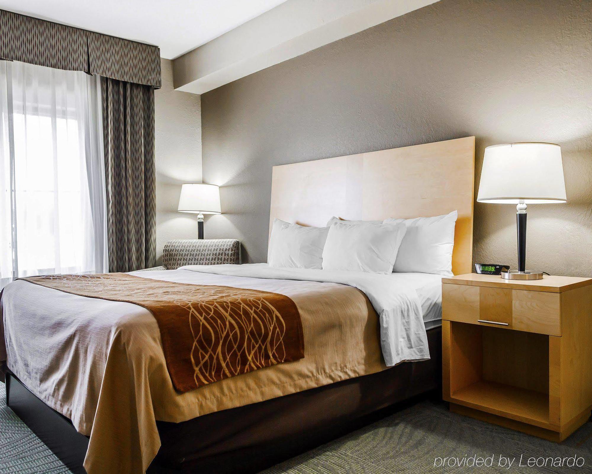 Comfort Inn Kansas City / Airport Экстерьер фото