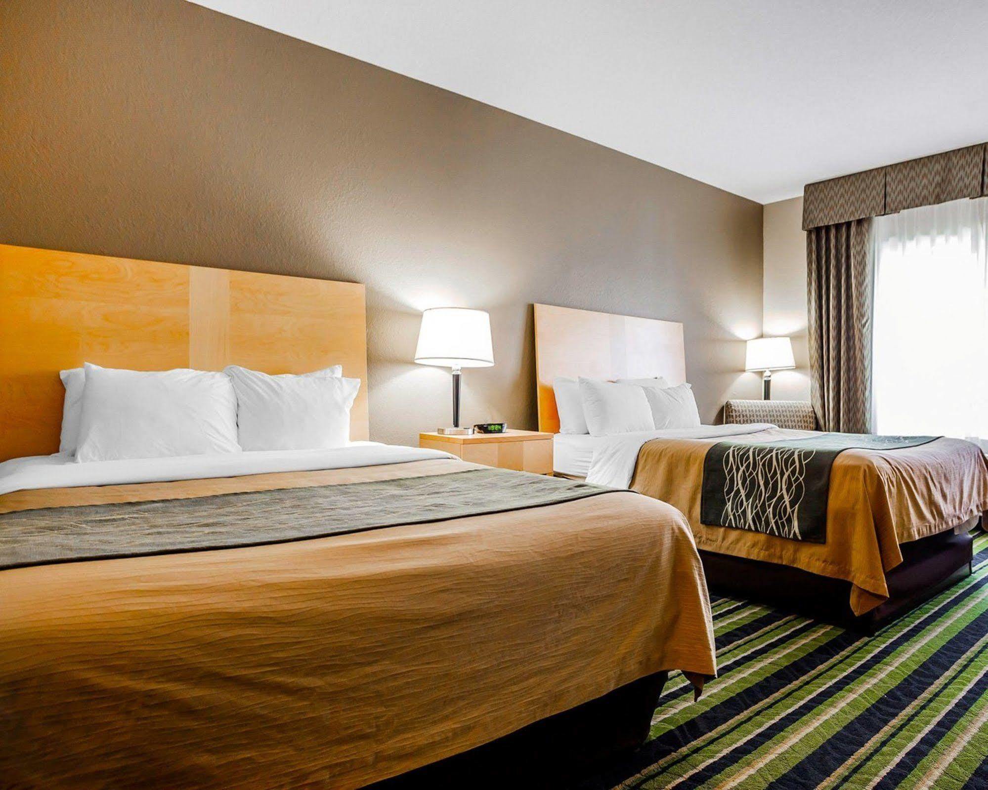 Comfort Inn Kansas City / Airport Экстерьер фото