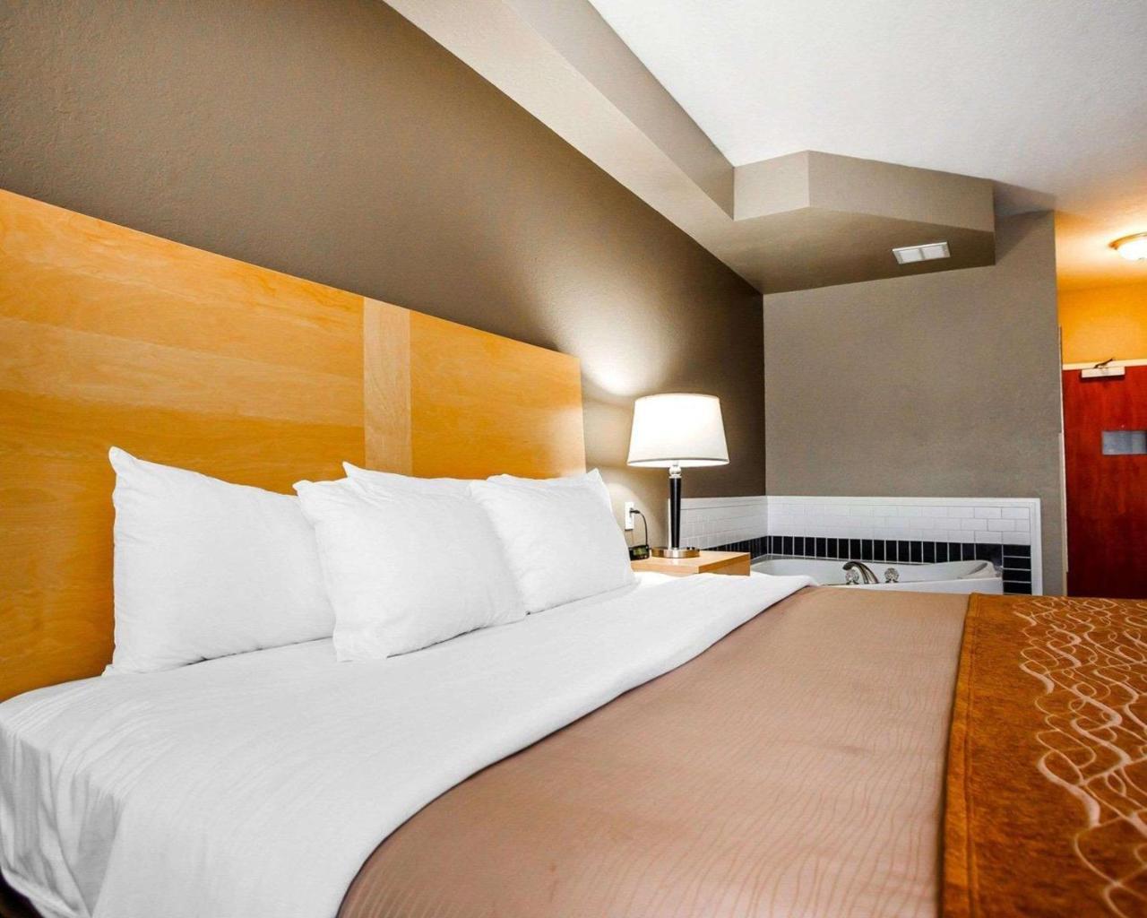 Comfort Inn Kansas City / Airport Экстерьер фото