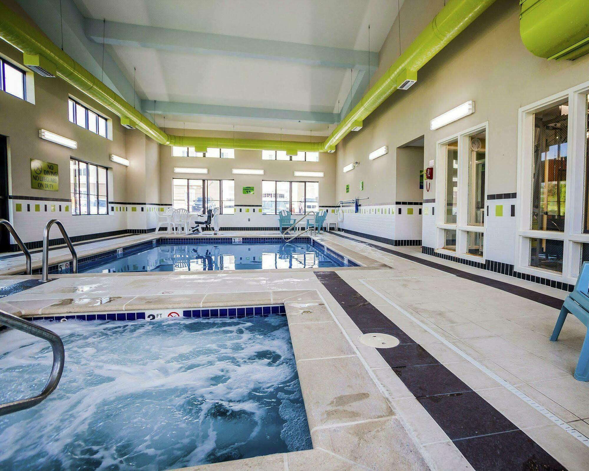 Comfort Inn Kansas City / Airport Экстерьер фото